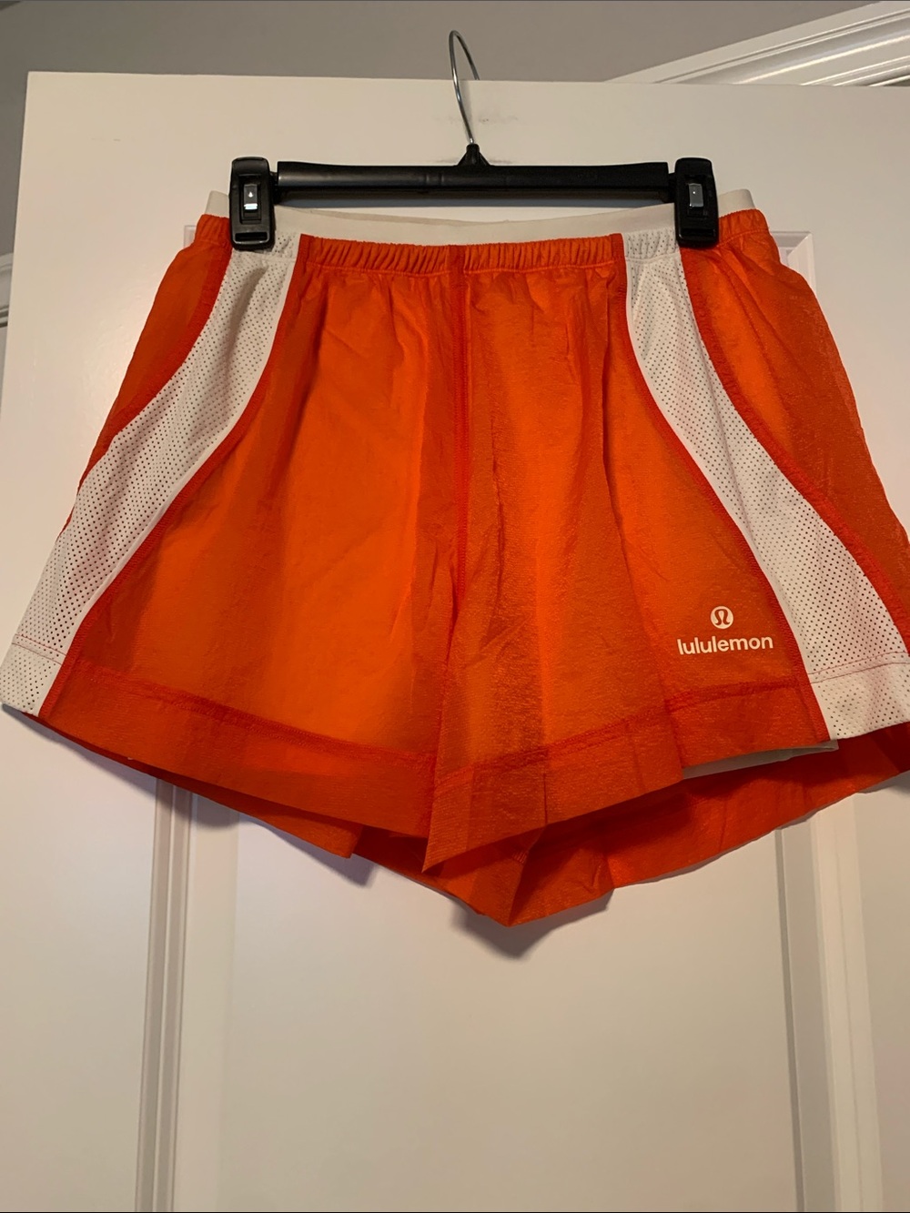 Lululemon License to Train Textured HR Short, Cherry Ember, Sz Small NWT